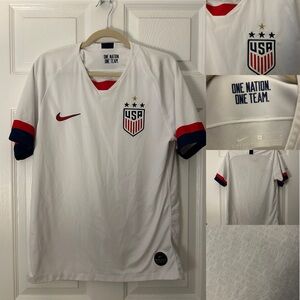 Women’s USWNT Soccer Jersey - EUC
